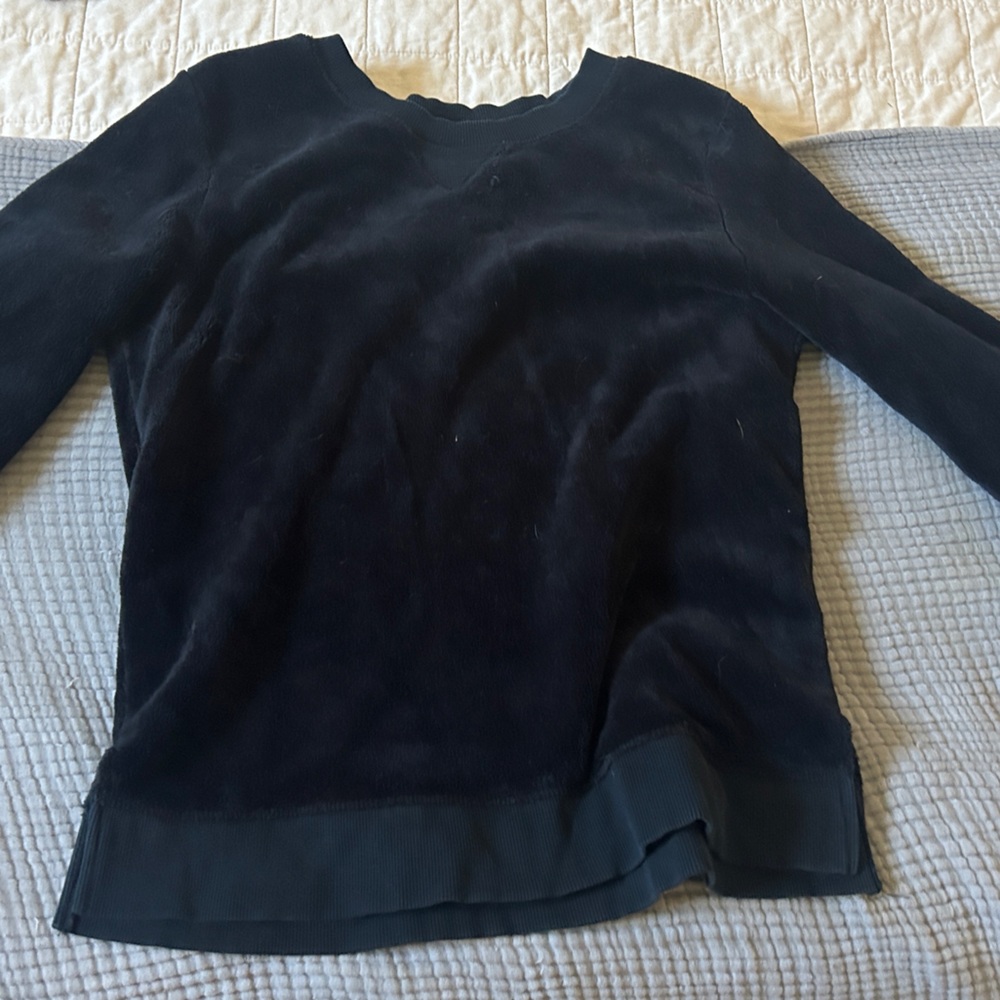 Fuzzy black sweatshirt